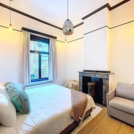 At20 - Luxury Downtown Apartment