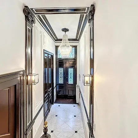 At20 - Luxury Downtown